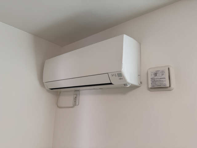 1階和室　エアコン（残置物）